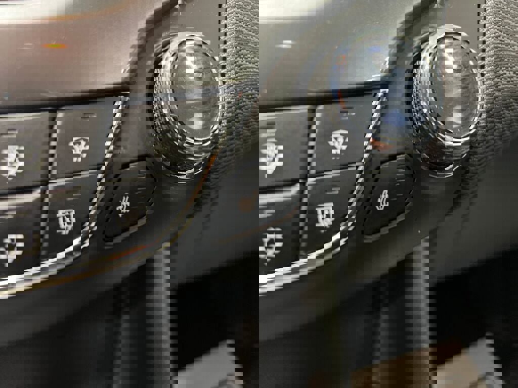 Used 2019 Chevrolet Cruze LT image 12