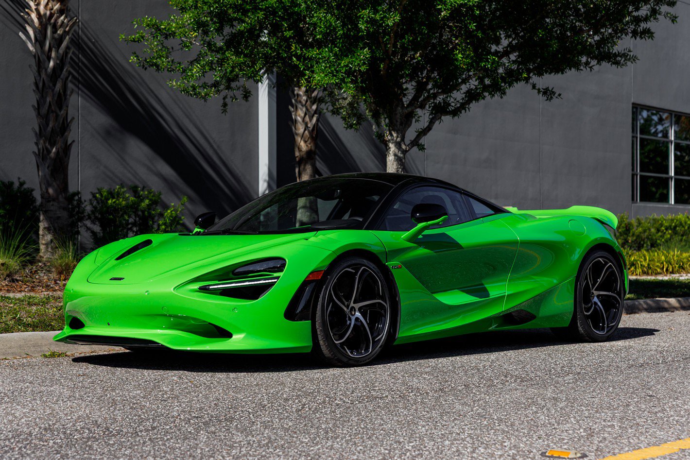 Used 2024 McLaren 750S image 25