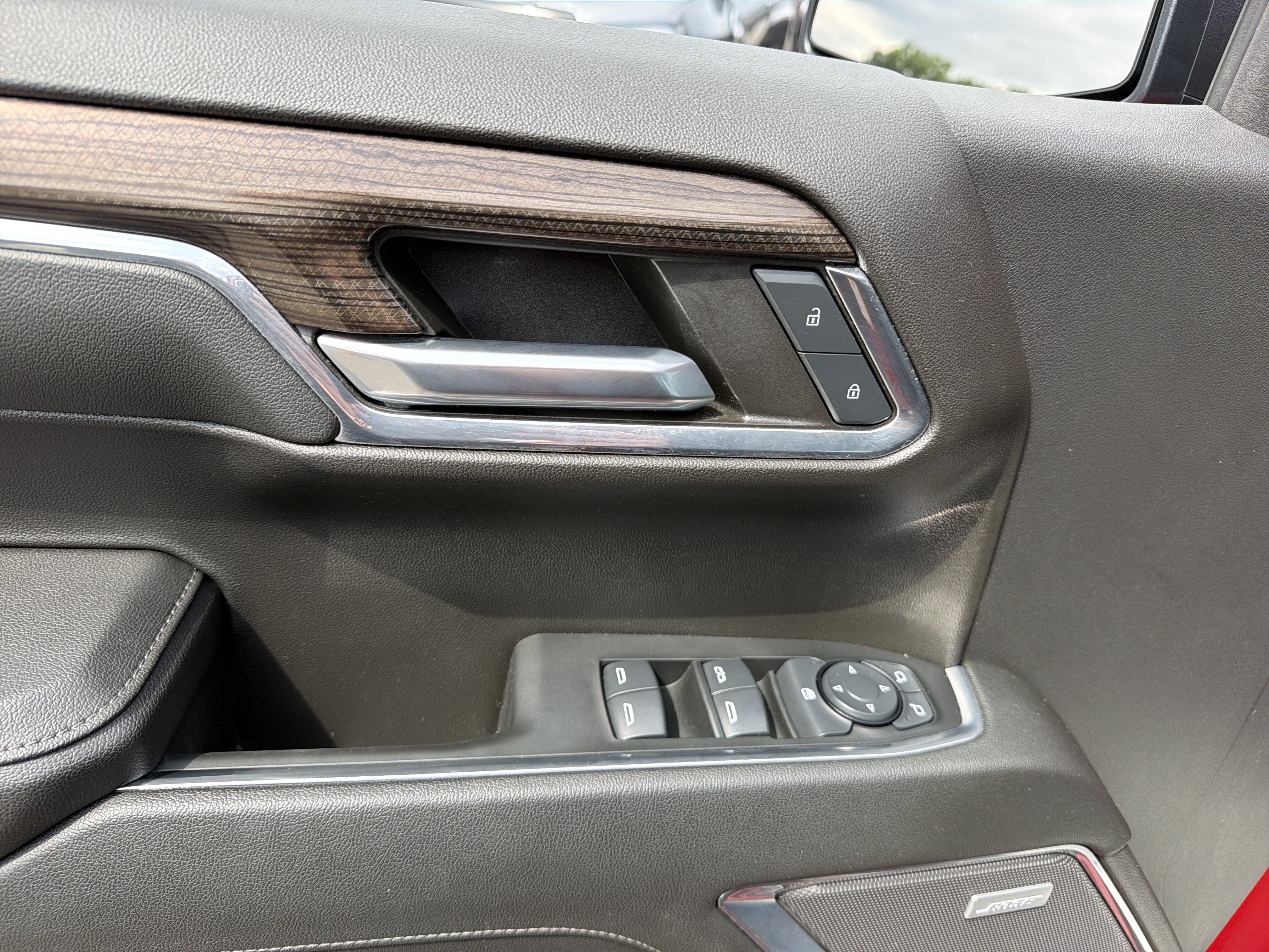 Used 2024 Chevrolet Silverado 1500 LT Trail Boss w/ Convenience Package II AWD/4WD image 15