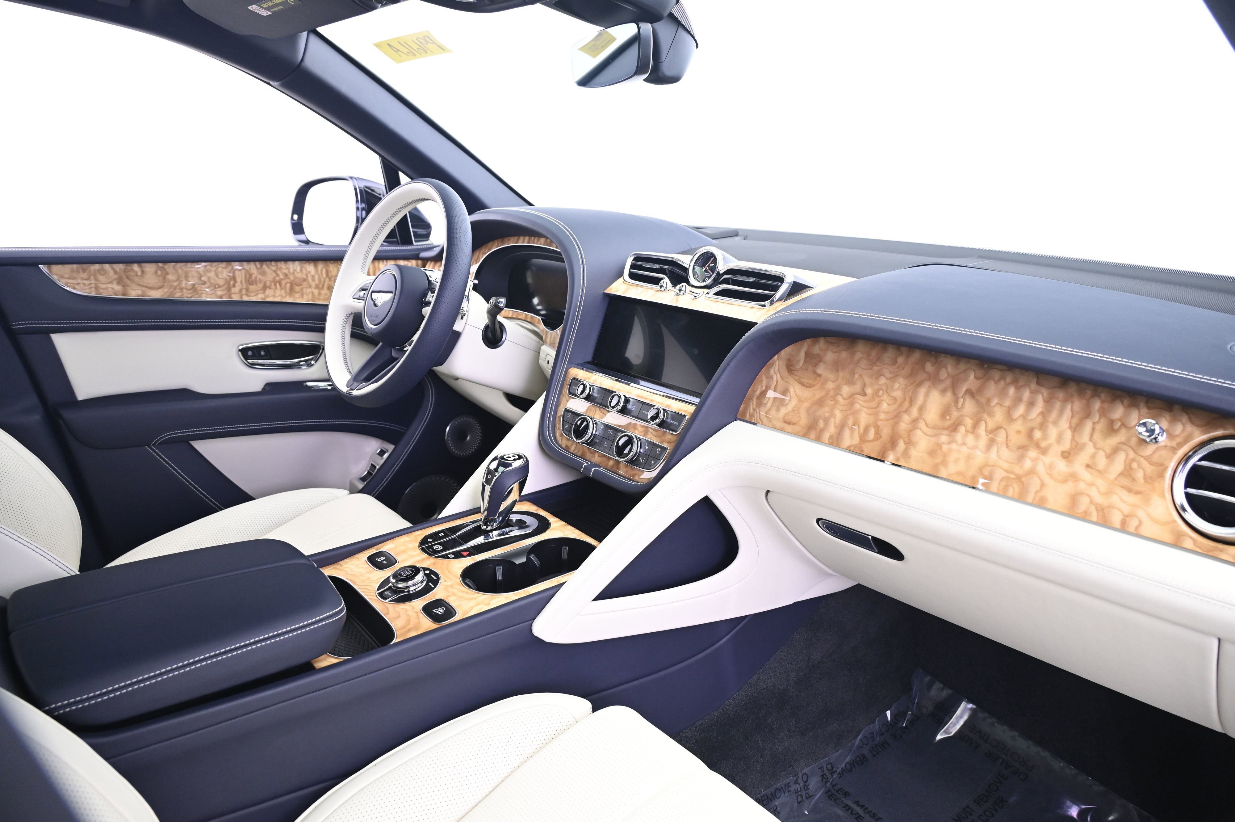 Used 2024 Bentley Bentayga Extended Wheelbase image 22