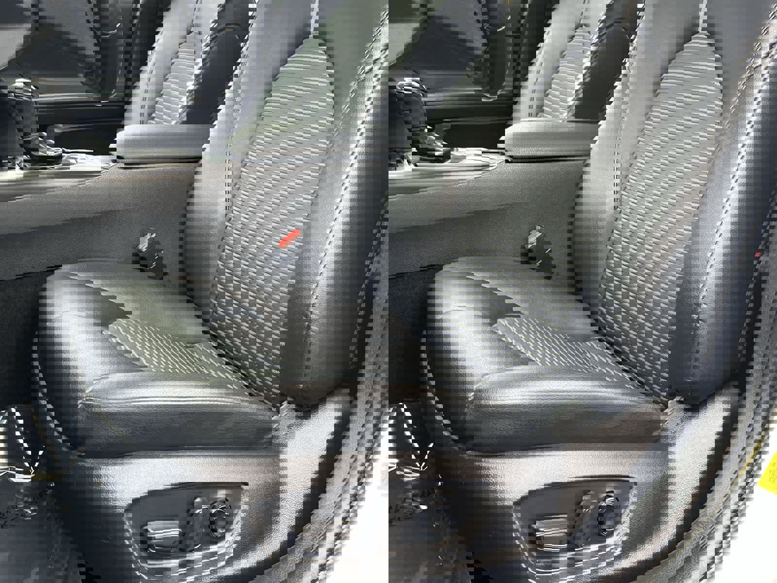 Used 2023 Toyota Camry SE image 12