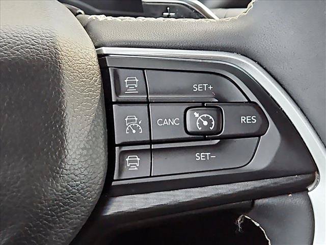 Used 2023 Jeep Grand Cherokee L Laredo AWD/4WD image 21