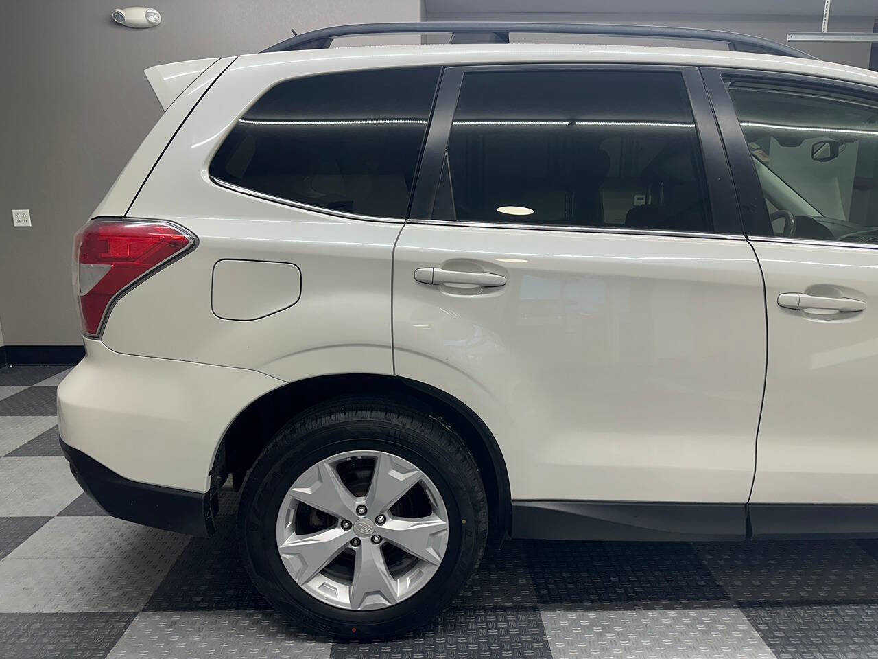 Used 2015 Subaru Forester 2.5i Limited image 7