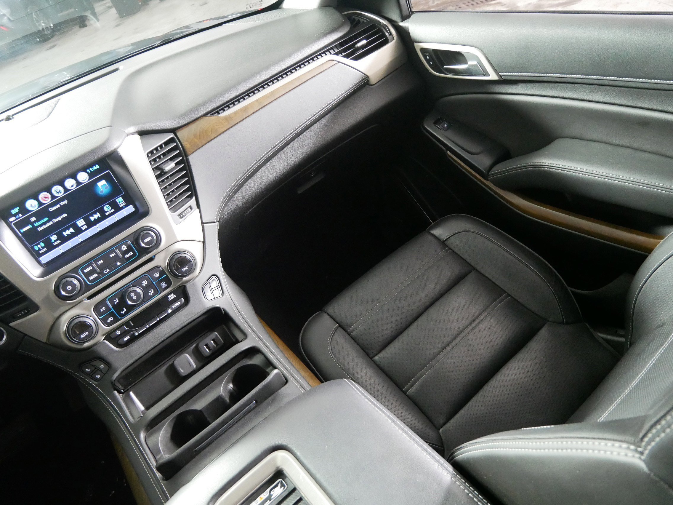 Used 2019 GMC Yukon Denali w/ Denali Ultimate Package image 11