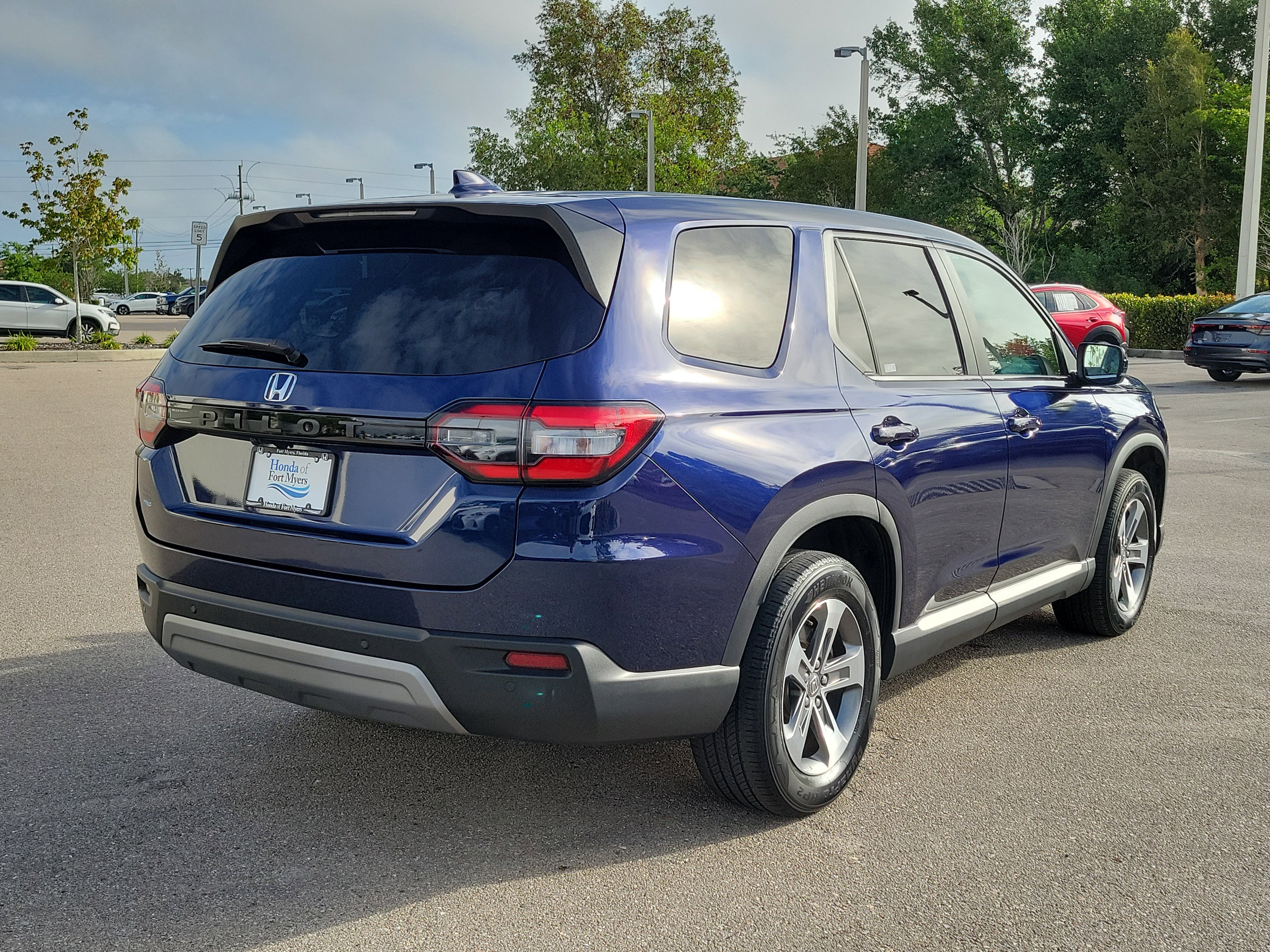 Used 2024 Honda Pilot EX-L image 6