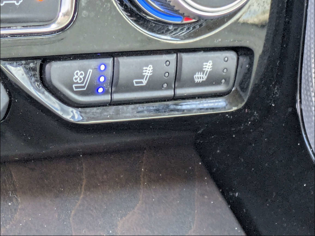 Used 2021 GMC Yukon XL Denali AWD/4WD image 34