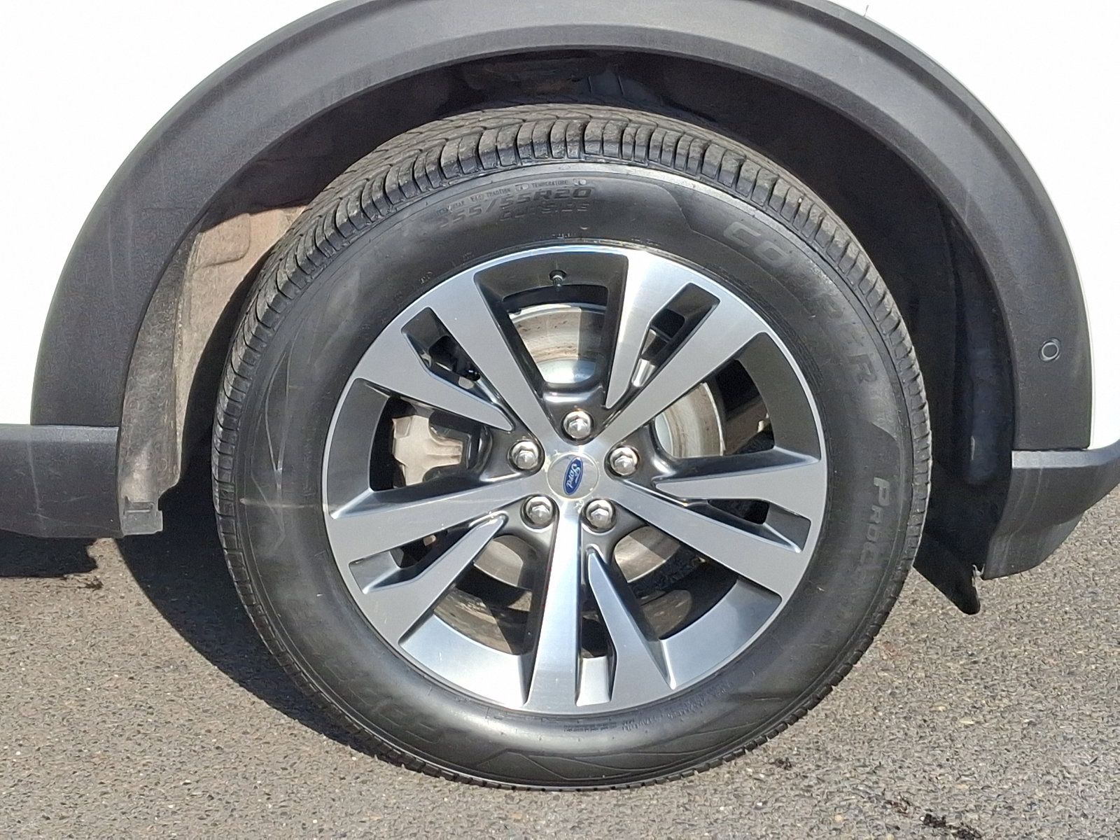 Used 2020 Ford Explorer Platinum w/ Premium Technology Package image 8