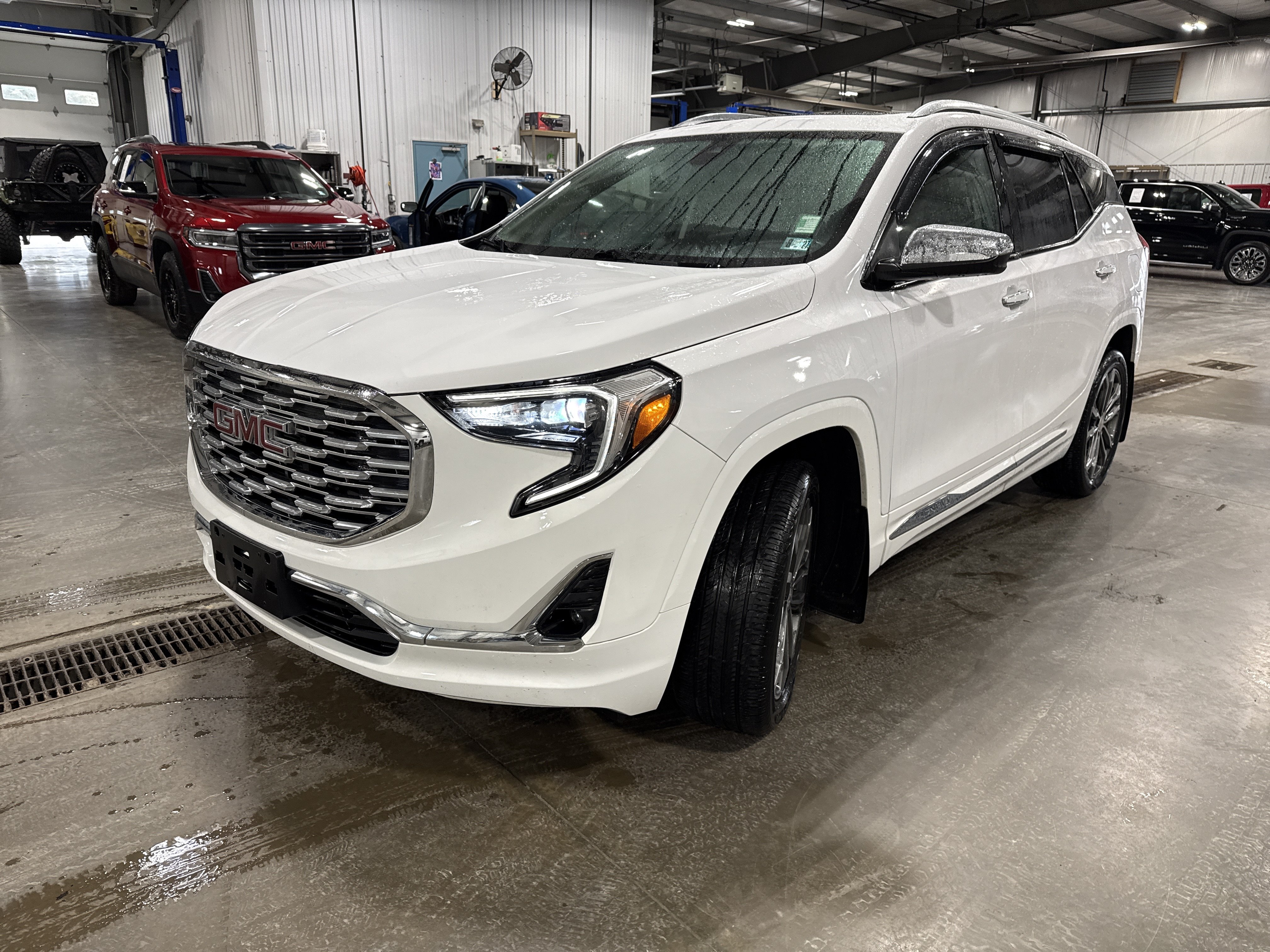 Used 2019 GMC Terrain Denali w/ Driver Alert Package II AWD/4WD image 6