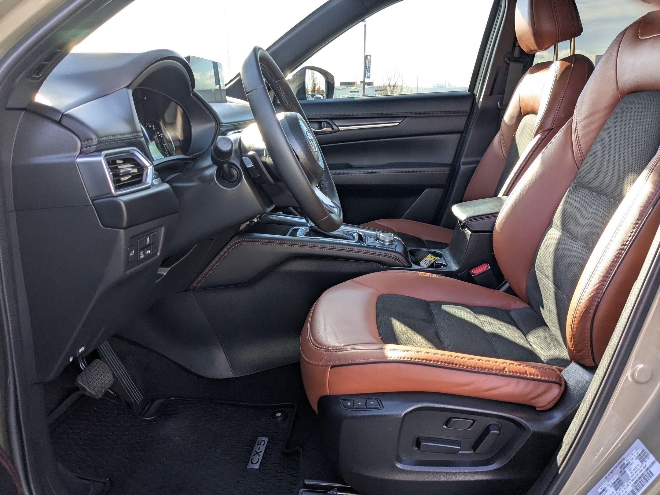 Used 2025 MAZDA CX-5 Carbon Edition image 25