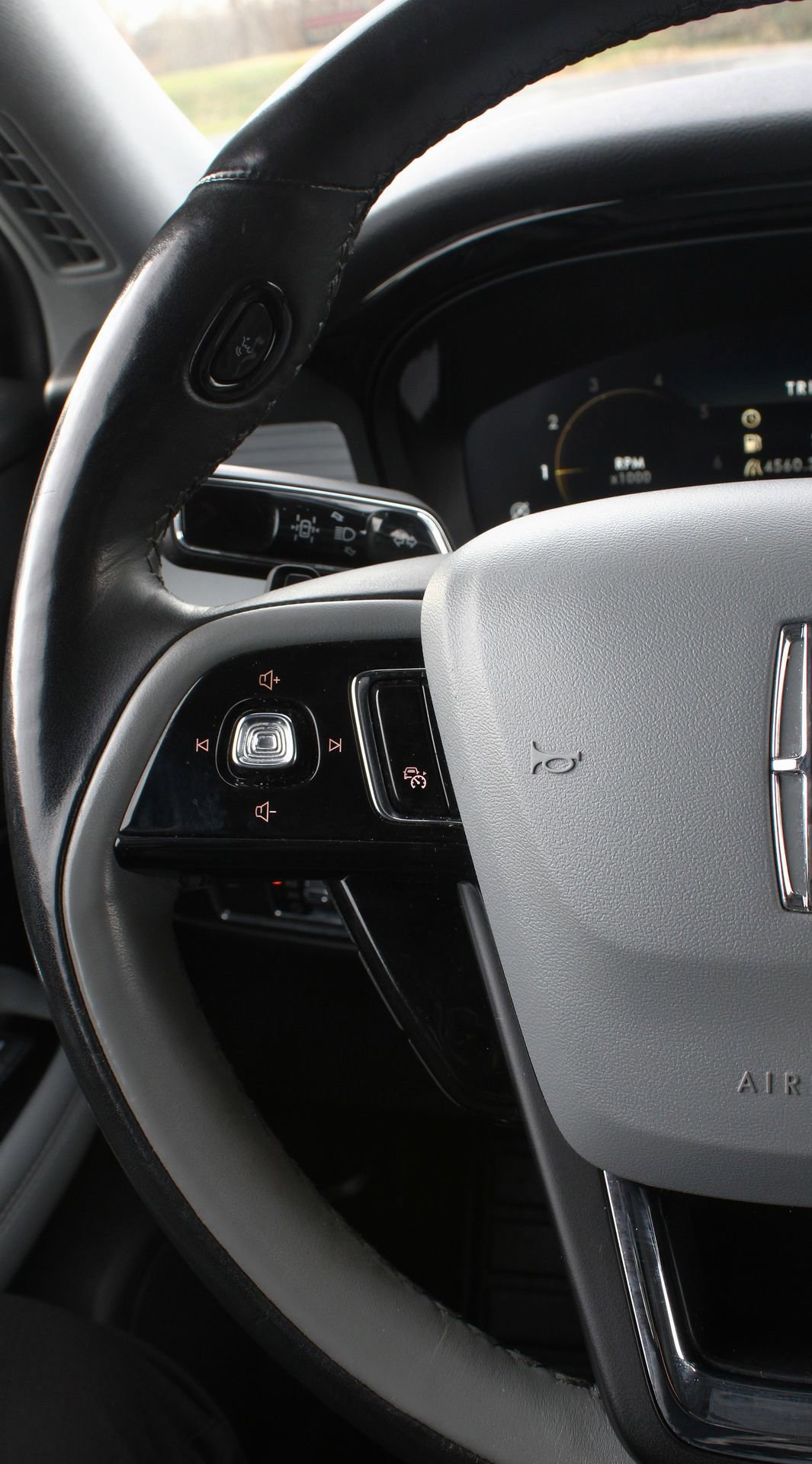 Used 2021 Lincoln Corsair Reserve image 23