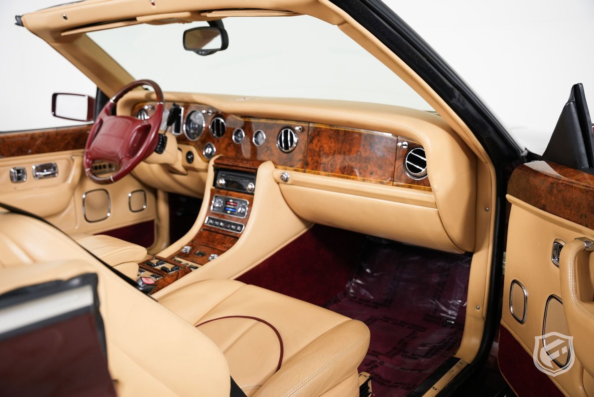Used 2001 Rolls-Royce Corniche image 28