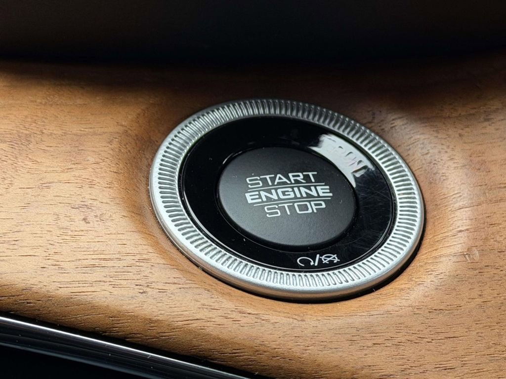 Used 2023 Jeep Grand Cherokee Summit image 8