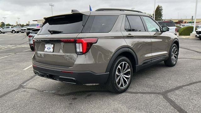 New 2026 Ford Explorer ST-Line RWD image 3