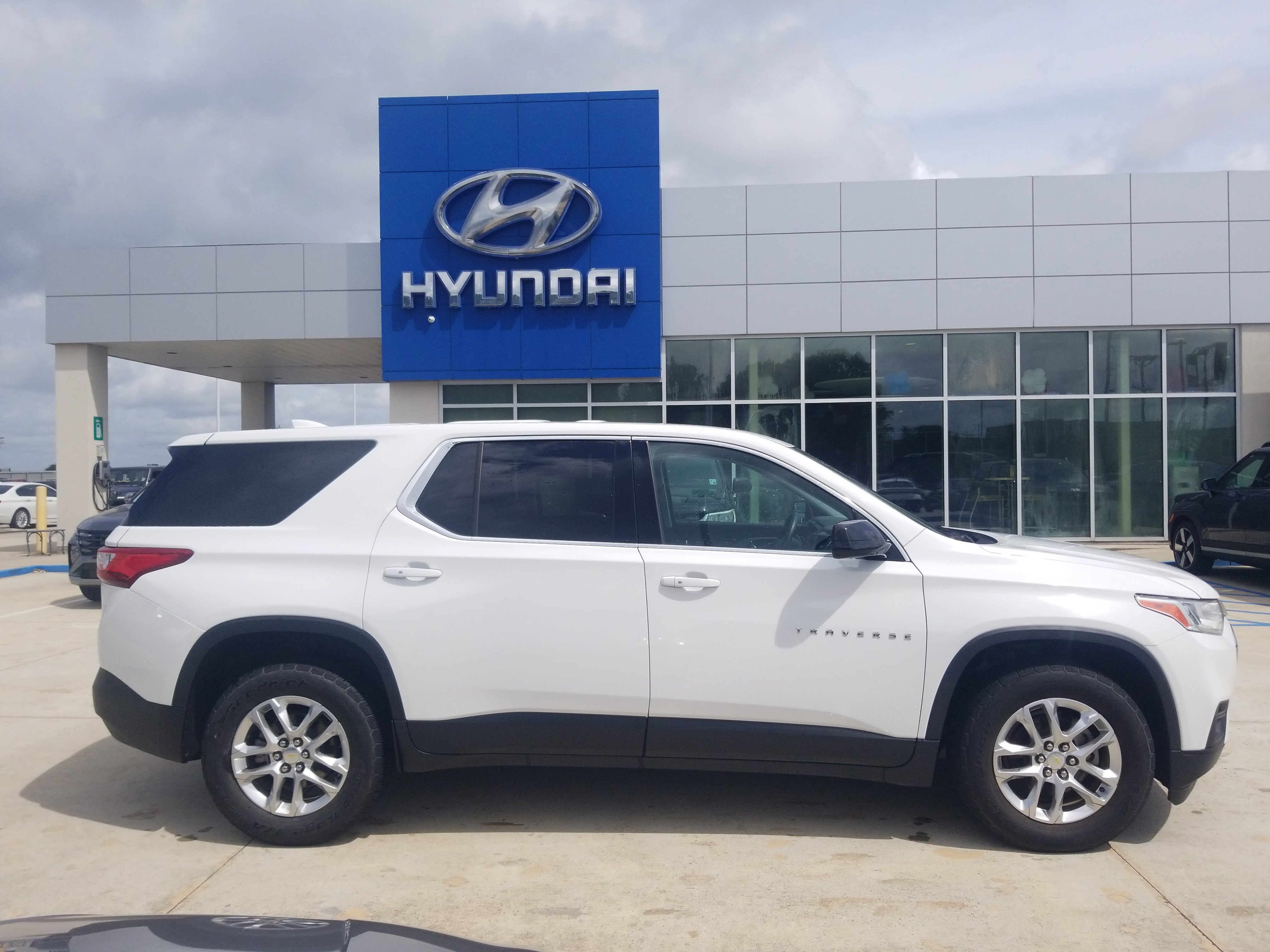 Used 2018 Chevrolet Traverse LS FWD image 8