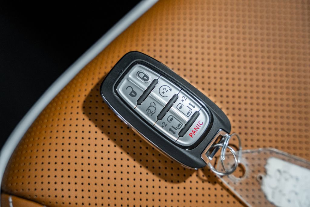 New 2026 Chrysler Pacifica Pinnacle image 42