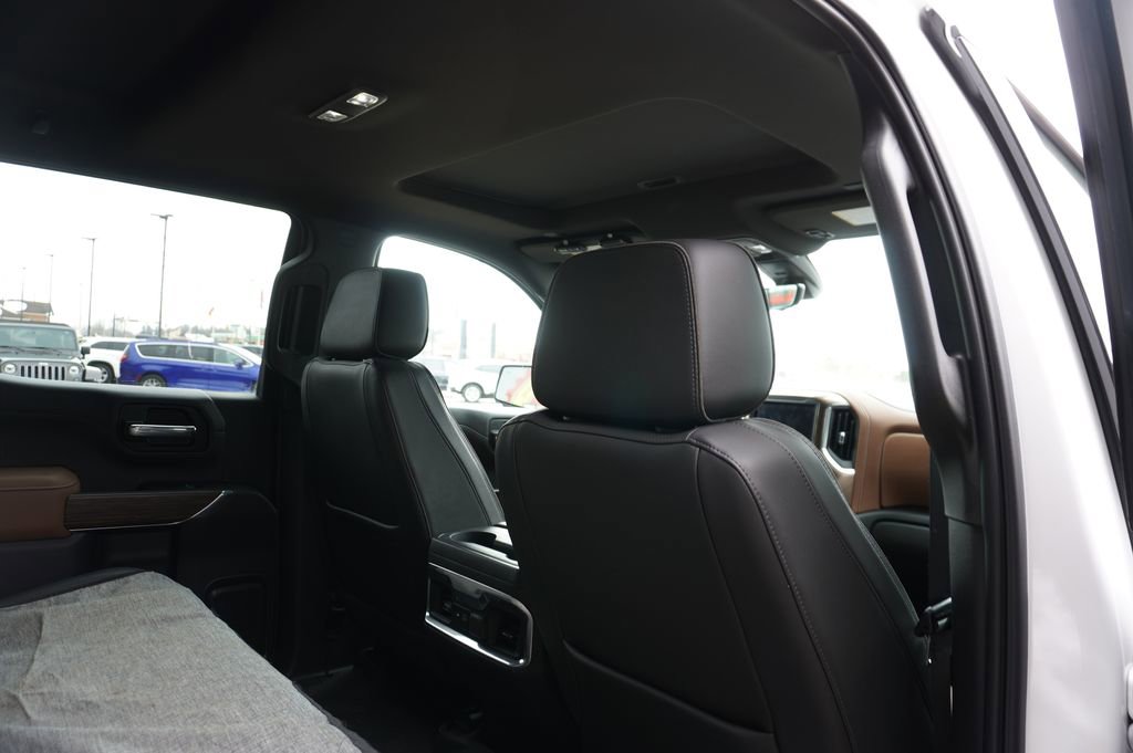 Used 2022 Chevrolet Silverado 1500 High Country w/ Technology Package image 7