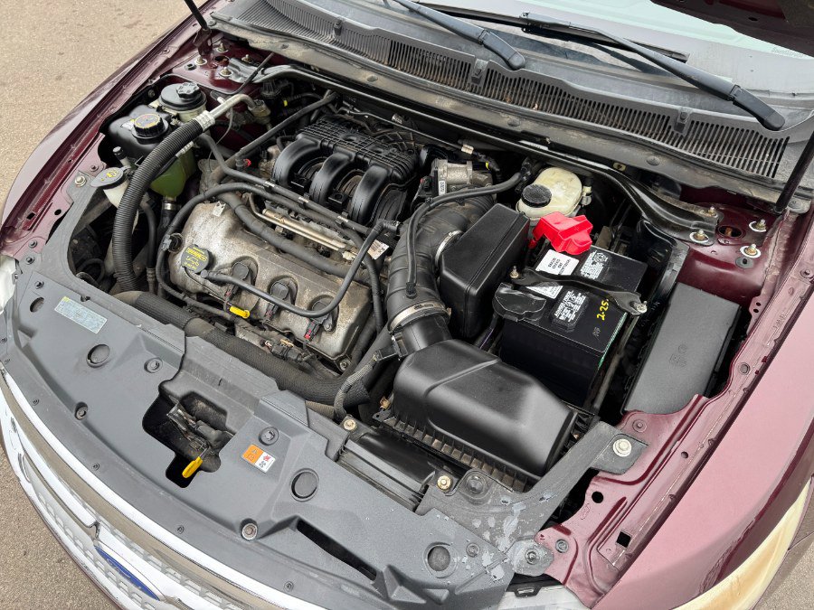 Used 2011 Ford Taurus SEL FWD image 21