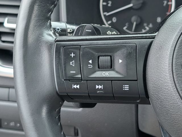 Used 2023 Nissan Rogue SV w/ SV Premium B Package FWD image 23