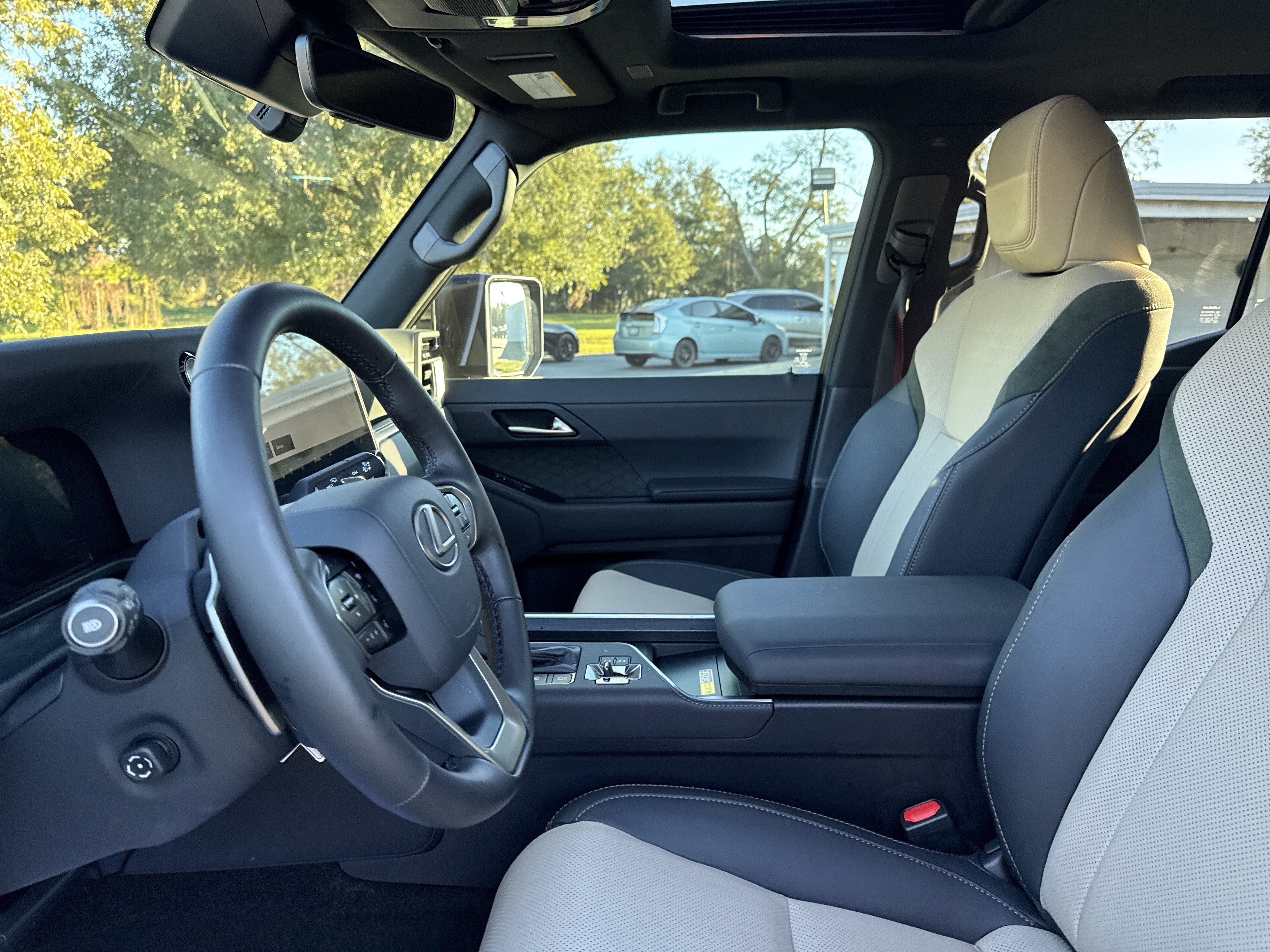 Used 2026 Lexus GX 550 AWD/4WD image 13