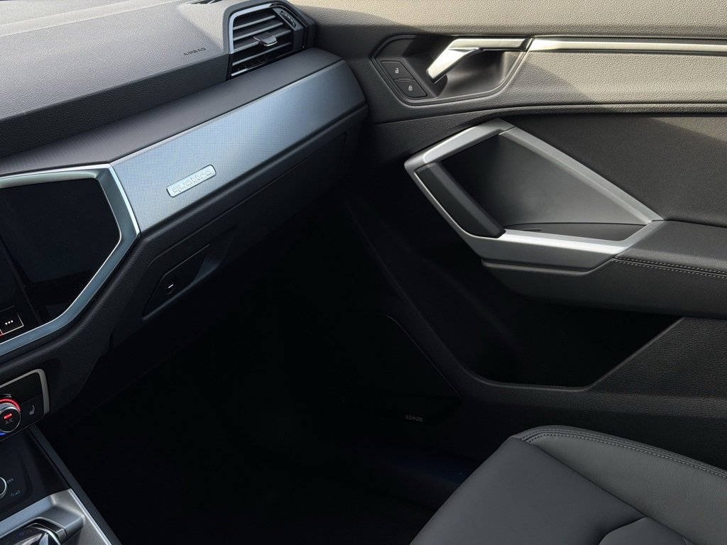 New 2025 Audi Q3 2.0T Premium image 35