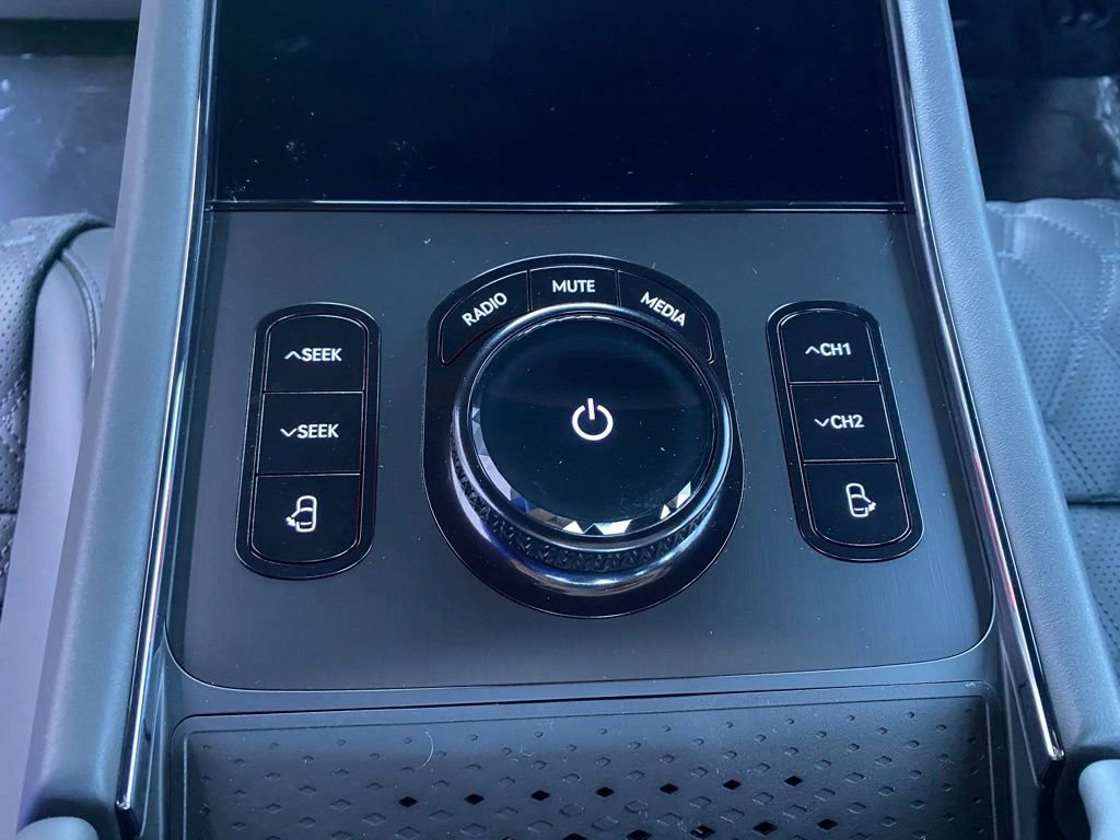 New 2026 Genesis G90 3.5T Prestige image 16