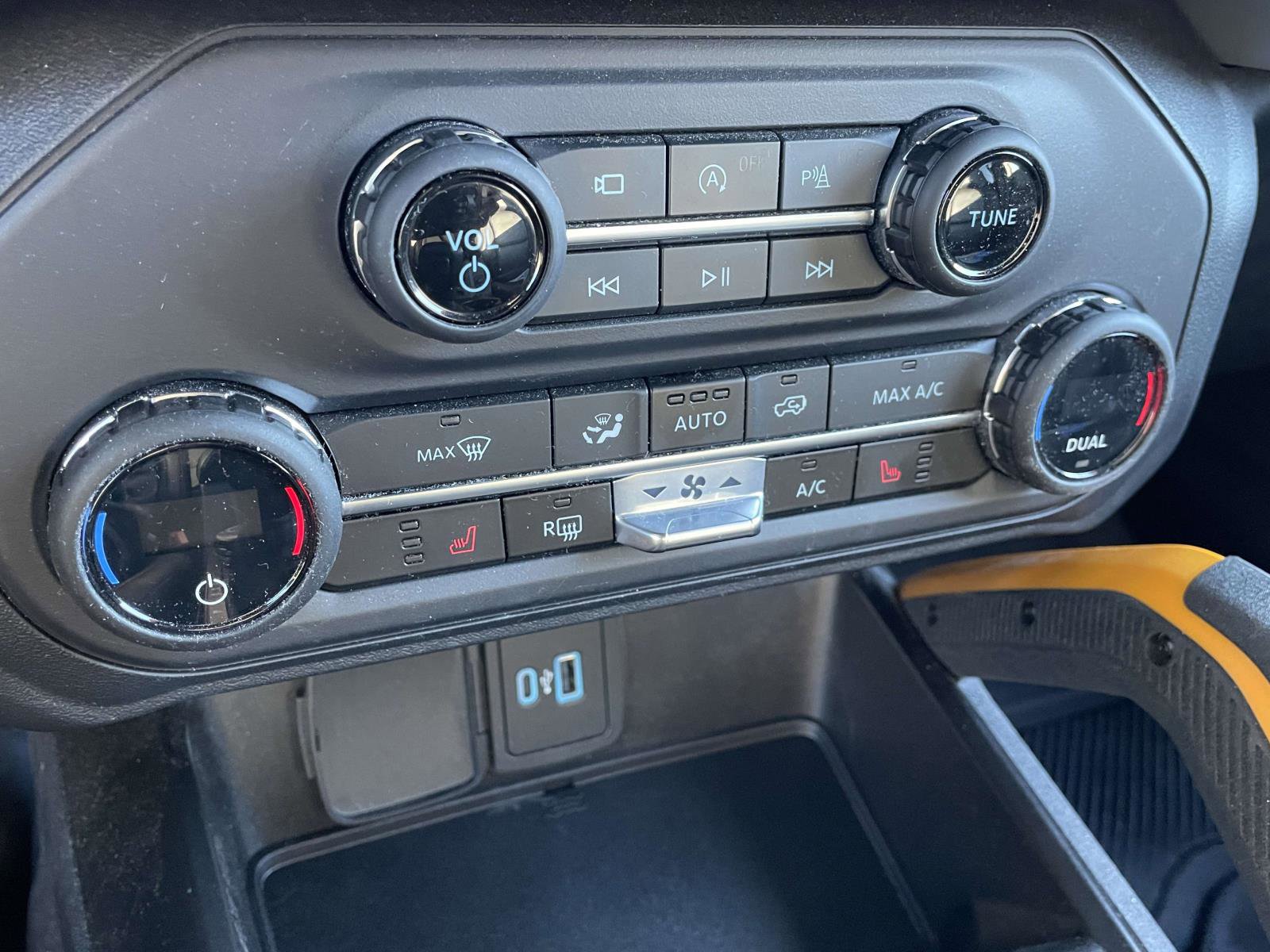 Used 2023 Ford Bronco Badlands w/ Sasquatch Package image 9