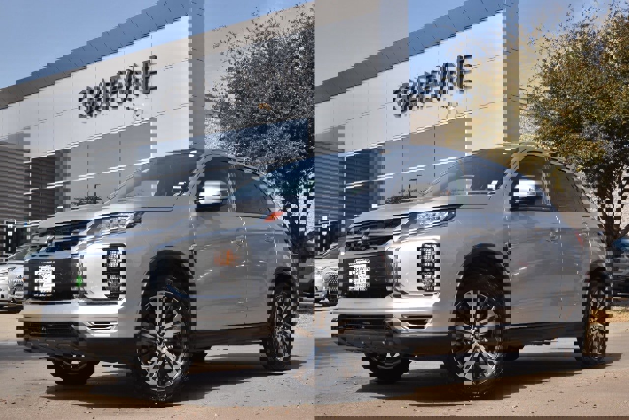 Used 2020 Mitsubishi Outlander Sport SE image 1