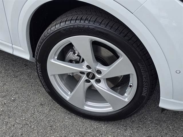 Used 2025 Audi Q5 Premium AWD/4WD image 30