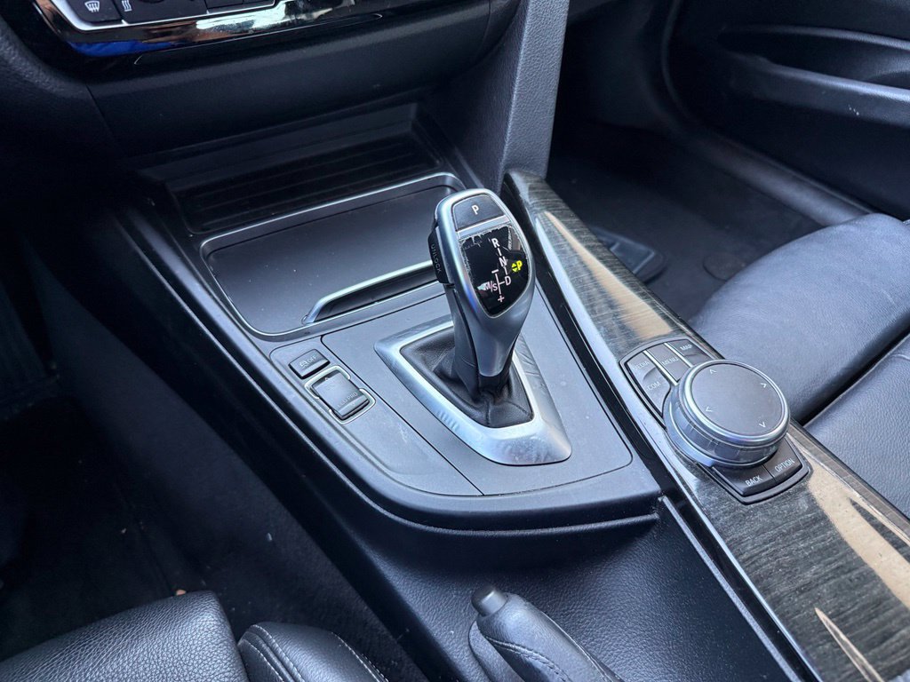 Used 2018 BMW 330i Sedan RWD image 11