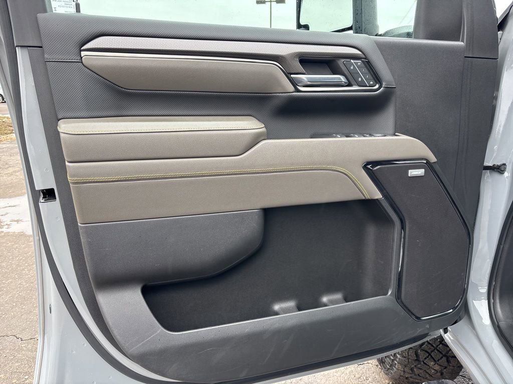 Used 2024 Chevrolet Silverado 2500 ZR2 w/ Technology Package image 25