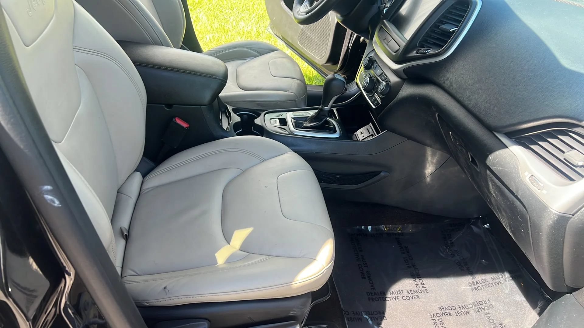Used 2016 Jeep Cherokee Limited FWD image 18