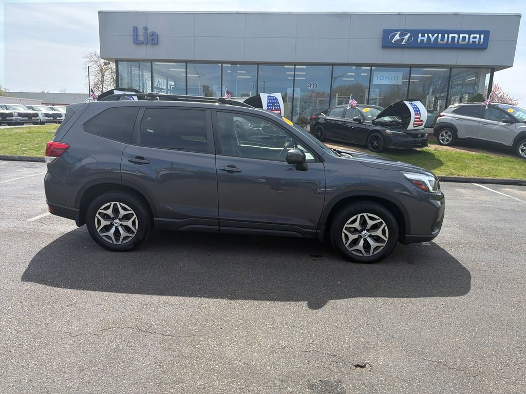 Used 2020 Subaru Forester Premium AWD/4WD image 2