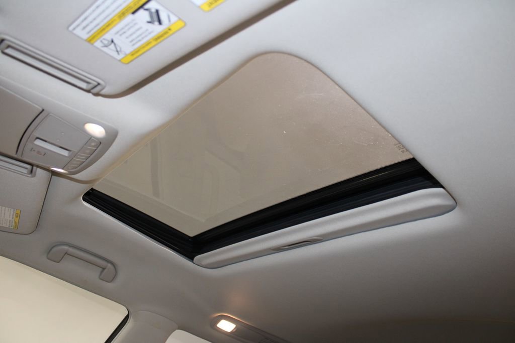 Used 2024 Nissan Armada Platinum w/ Captain's Chairs Package image 58