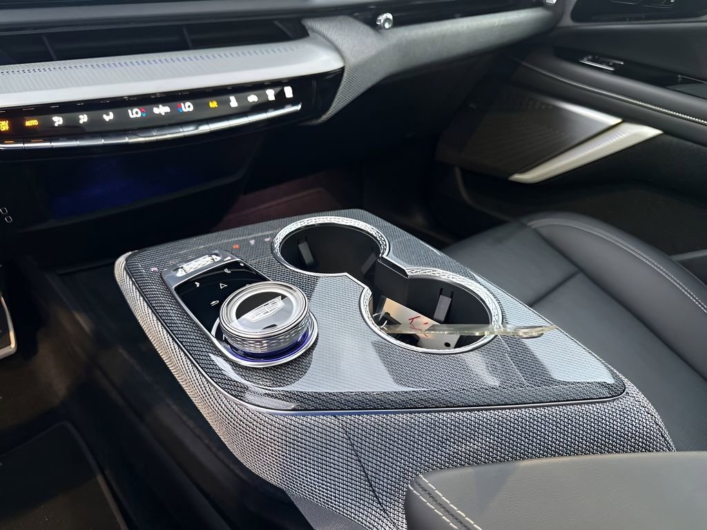 Certified 2025 Cadillac Optiq Sport 2 image 36