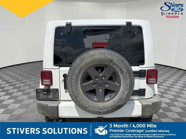 Used 2016 Jeep Wrangler Unlimited Sahara w/ Connectivity Group AWD/4WD image 8