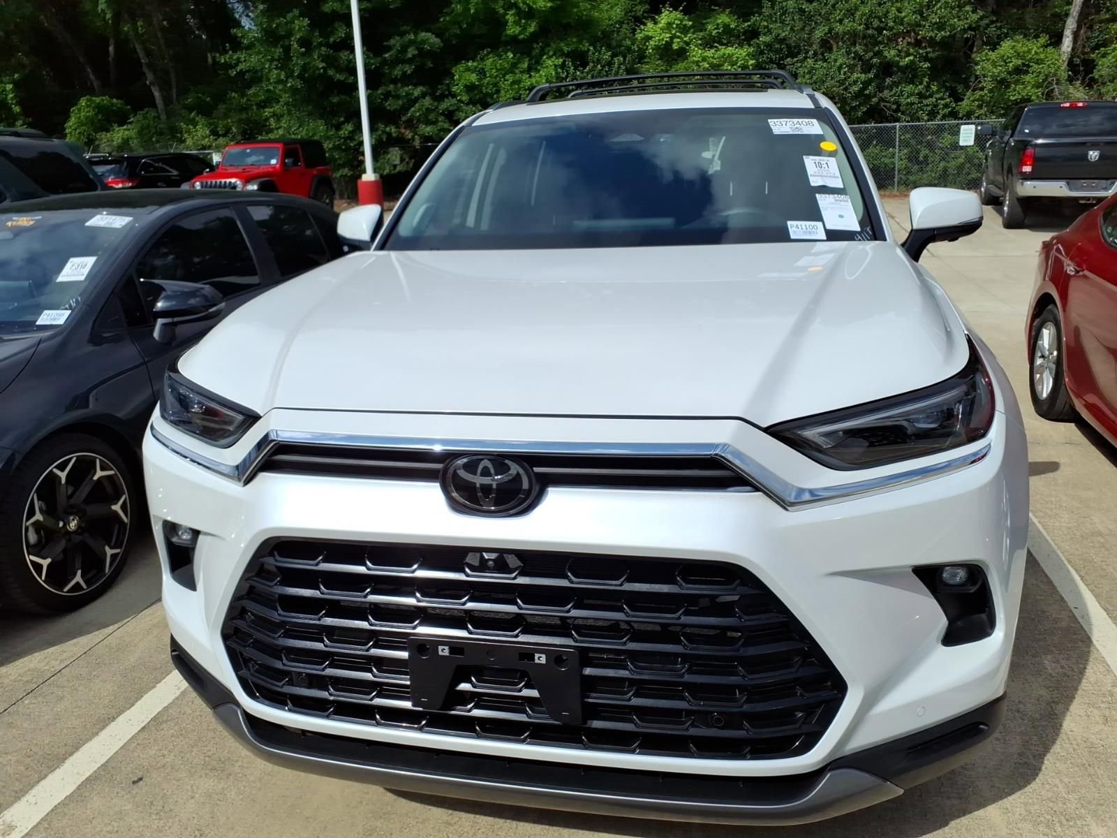 Used 2025 Toyota Grand Highlander FWD image 3