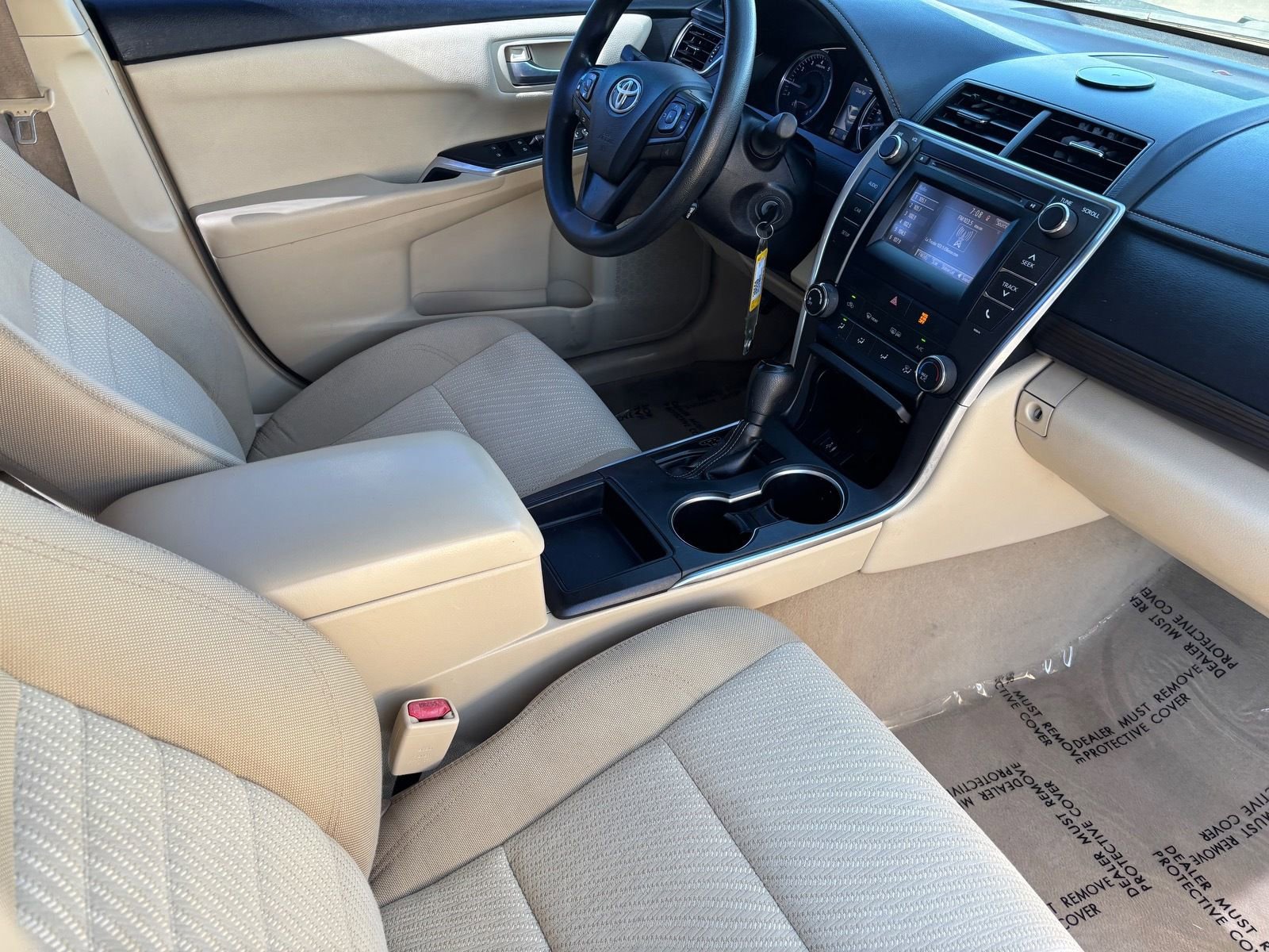 Used 2017 Toyota Camry LE image 13