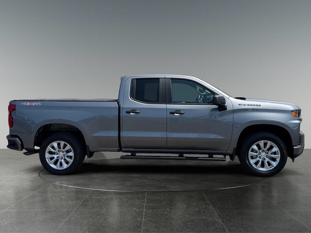 Used 2020 Chevrolet Silverado 1500 Custom w/ Custom Value Package AWD/4WD image 10