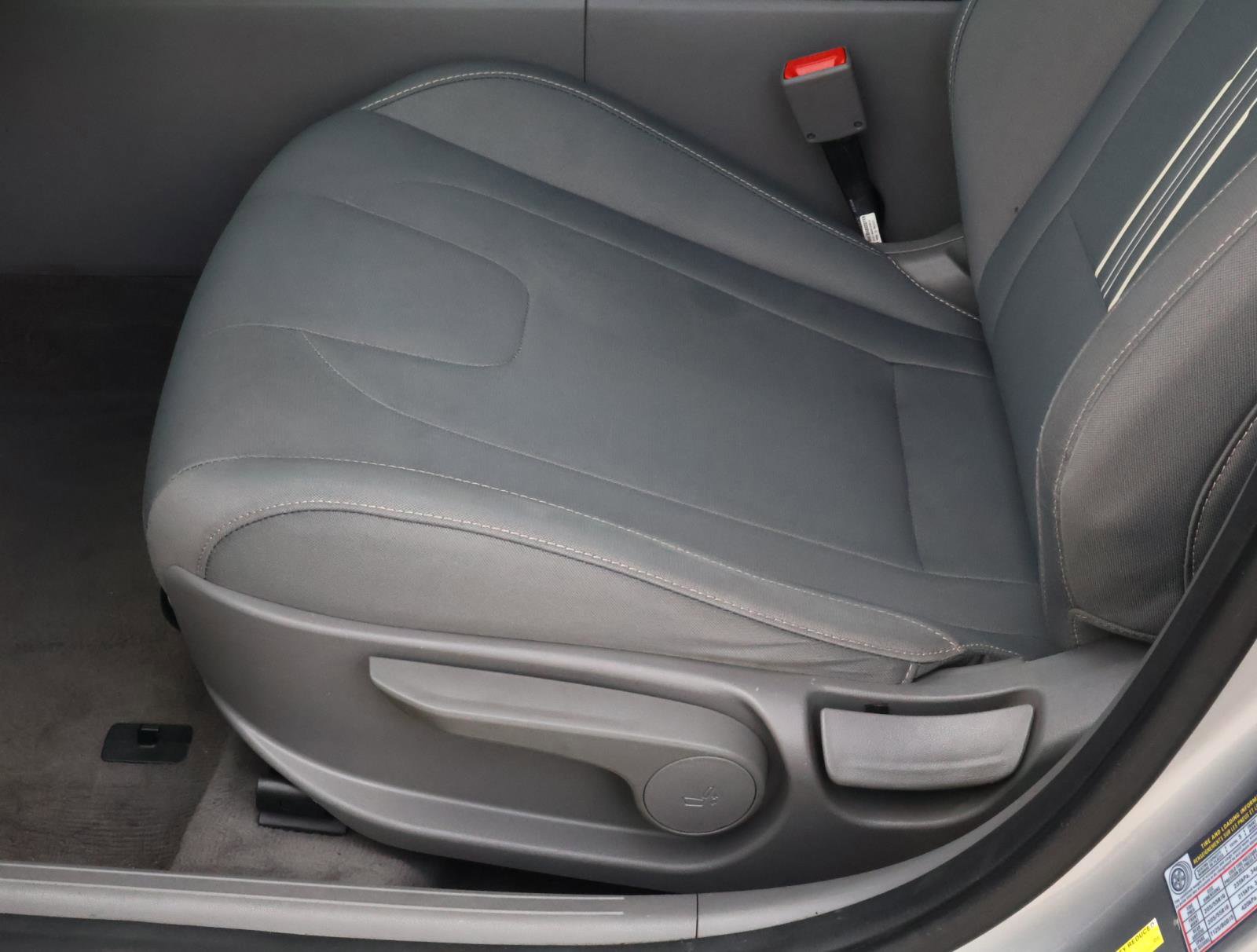 Used 2021 Hyundai Elantra SEL image 13