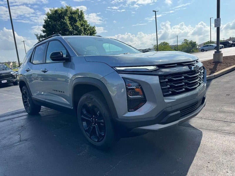 New 2026 Chevrolet Equinox LT w/ Midnight Edition FWD image 2