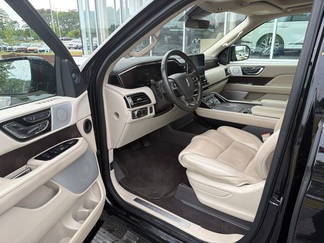 Used 2020 Lincoln Navigator L Reserve w/ Luxury Package AWD/4WD image 29