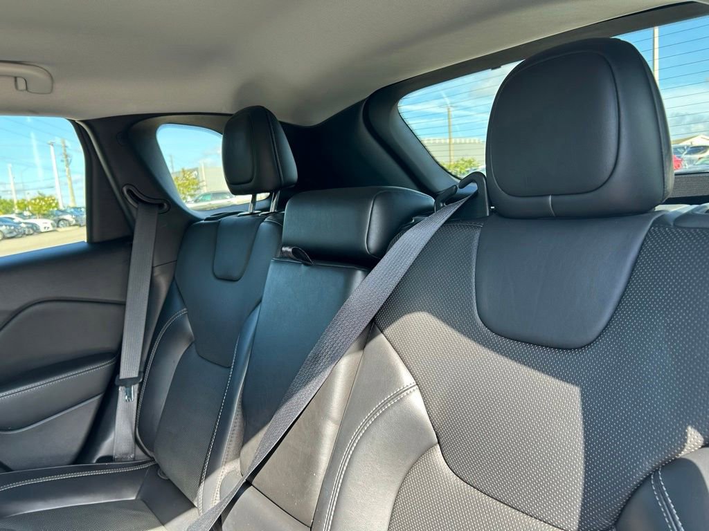 Used 2021 Jeep Cherokee Latitude Lux w/ Comfort/Convenience Group FWD image 53