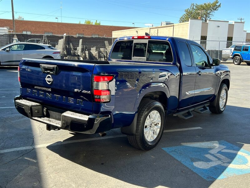 Used 2022 Nissan Frontier SV w/ Graphics Package AWD/4WD image 7