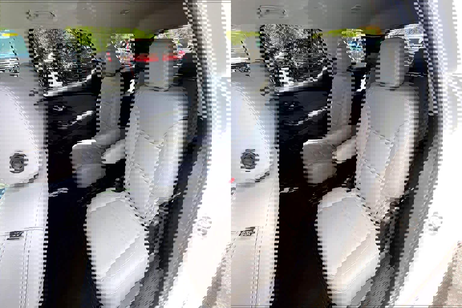 Used 2020 Chevrolet Traverse LT FWD image 25