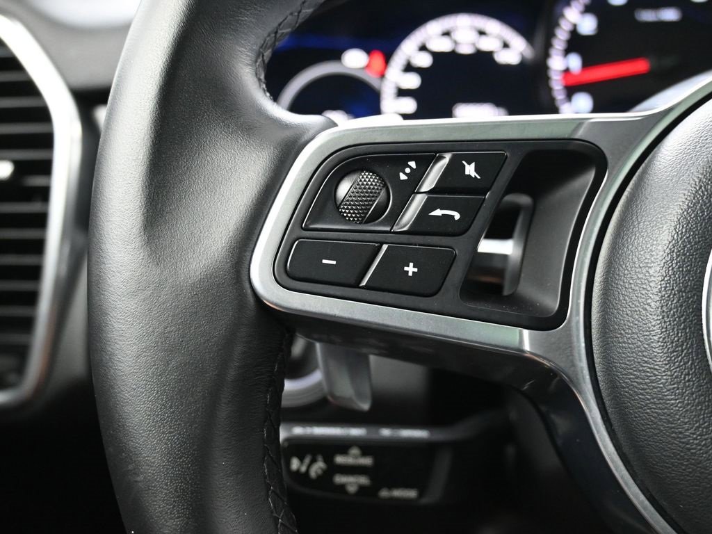 Used 2021 Porsche Cayenne image 11
