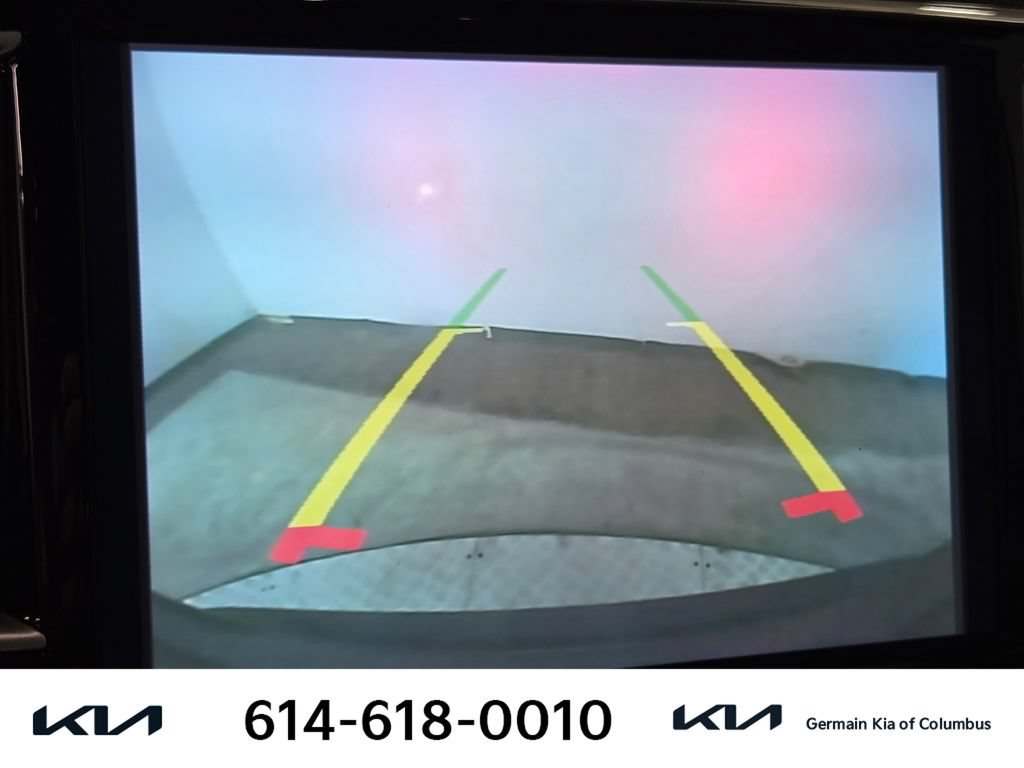 Used 2023 Chrysler Pacifica Touring-L FWD image 32