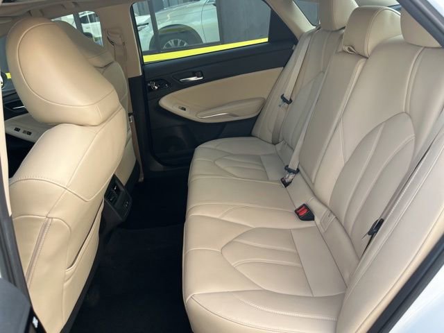 Used 2019 Toyota Avalon Limited image 30