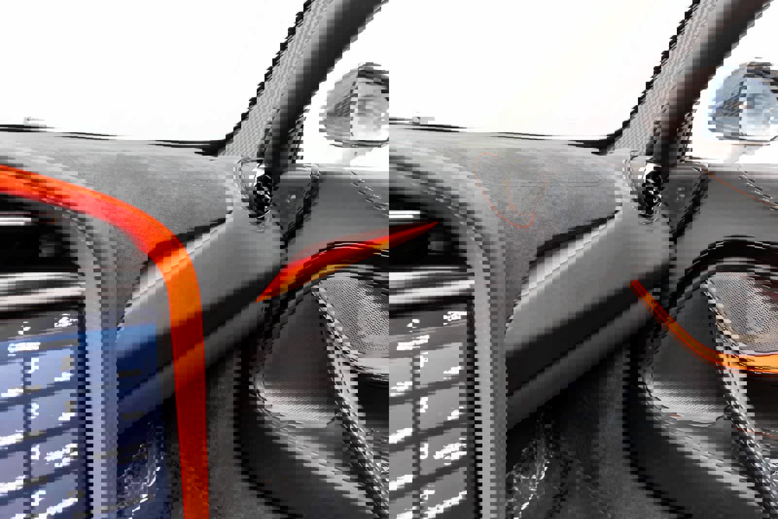 Used 2022 McLaren 720S Spider image 30