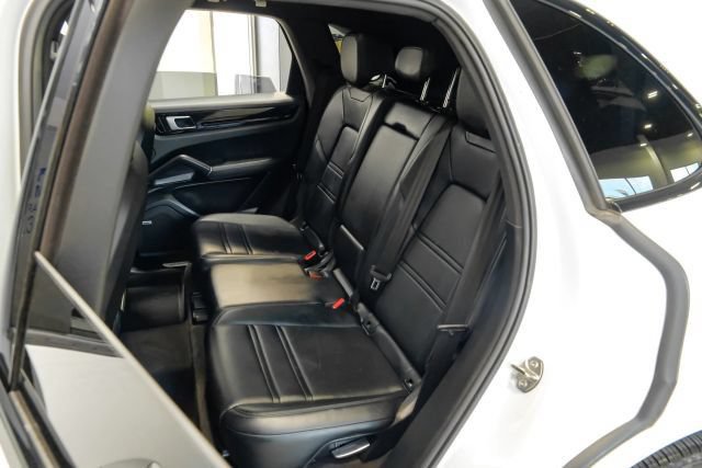 Used 2019 Porsche Cayenne AWD/4WD image 48