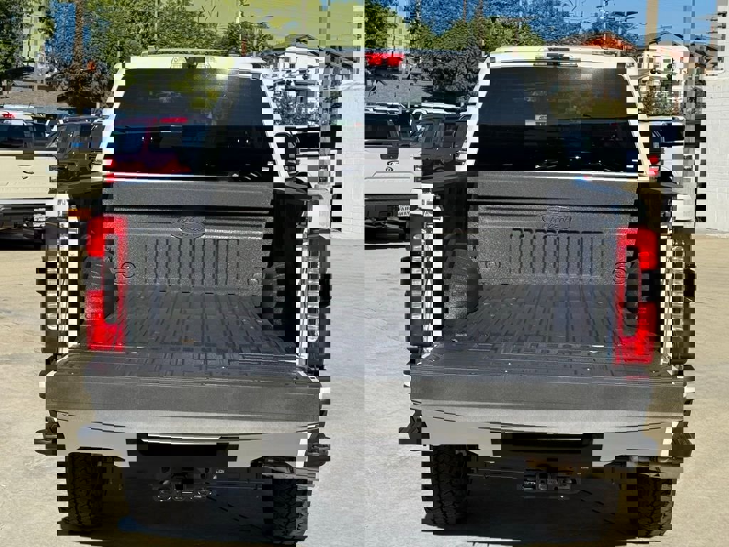 New 2026 Ford F250 Lariat w/ Black Appearance Package image 15